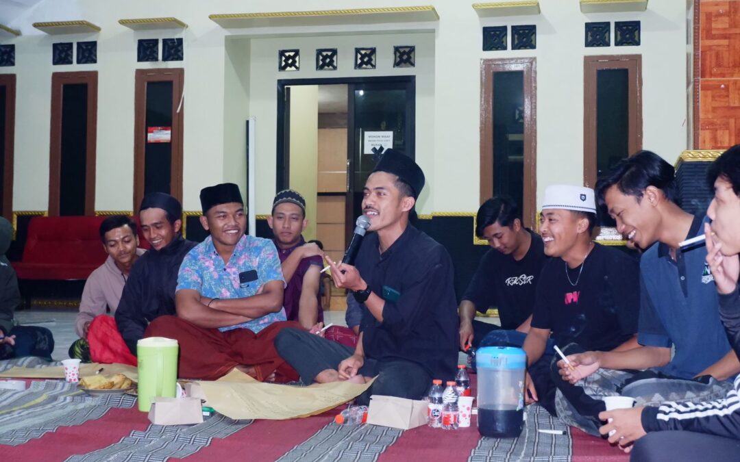 Kurangi Kesenjangan Sosial Melalui Bakti PLS, Mahasiswa PLS Berdayakan Karang Taruna Dengan Softskill Sosial Editing