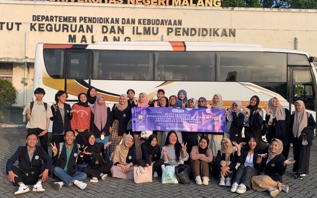 Mahasiswa PLS FIP UM Melaksanakan Studi Lapangan di La Raiba Hanifida Training Center Jombang