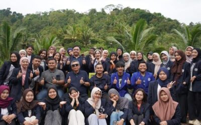 PENGEMBANGAN PEMBERDAYAAN MASYARAKAT : MEMFASILITASI PEMBENTUKAN KELOMPOK USAHA DAN MENGGERAKKAN PARTISIPASI MASYARAKAT DALAM USAHA BERSAMA BIDANG EKONOMI DI PESANTREN KALASUBA KASEMBON KAB.MALANG